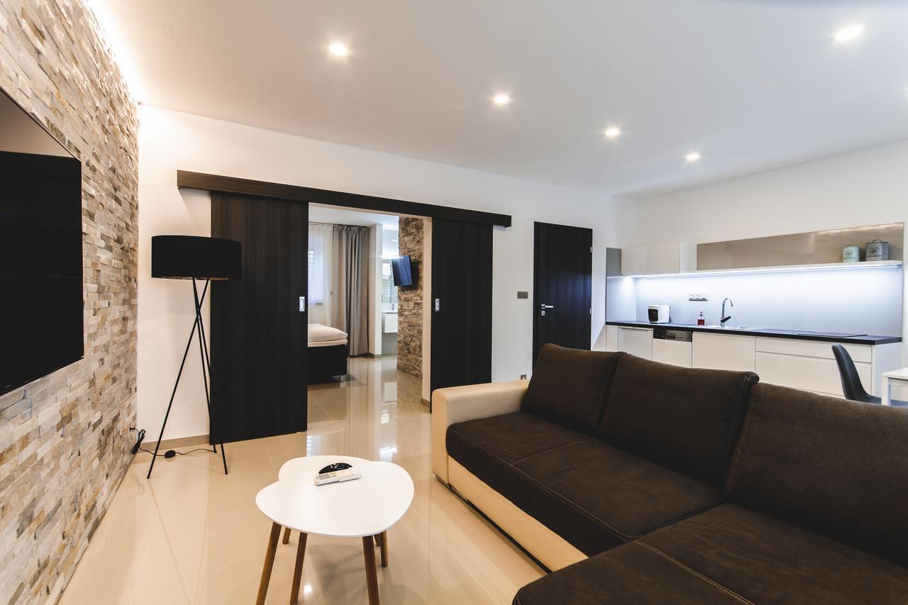 Silesia Residence Острава Экстерьер фото A modern apartment